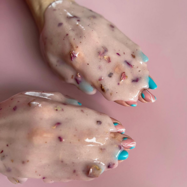 Hydrogel hand mask with rose petal – 200 g