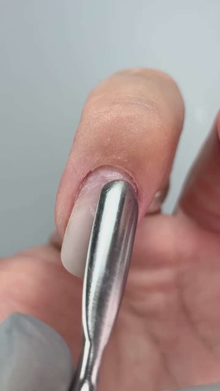 Nail and cuticle oil with moroccan mint extract and tea tree oil - 30 ml